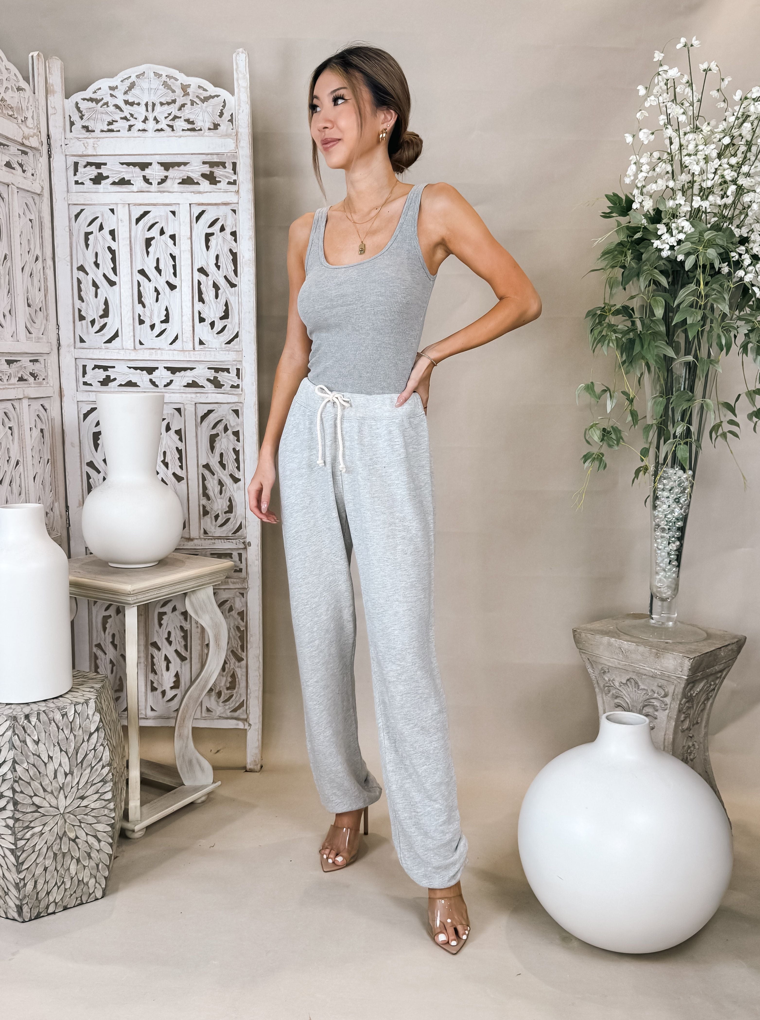 perfectwhitetee Mia Tank – Mikinola