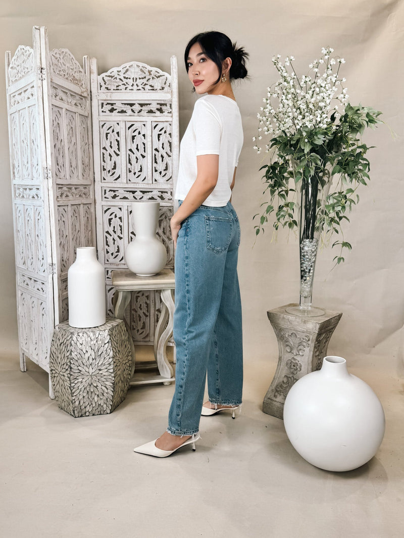 Frame Low Slung Barrel Jean