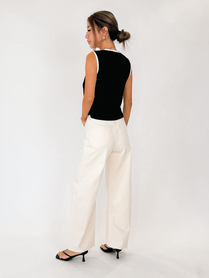 Frame The Keyhole Tie Tank