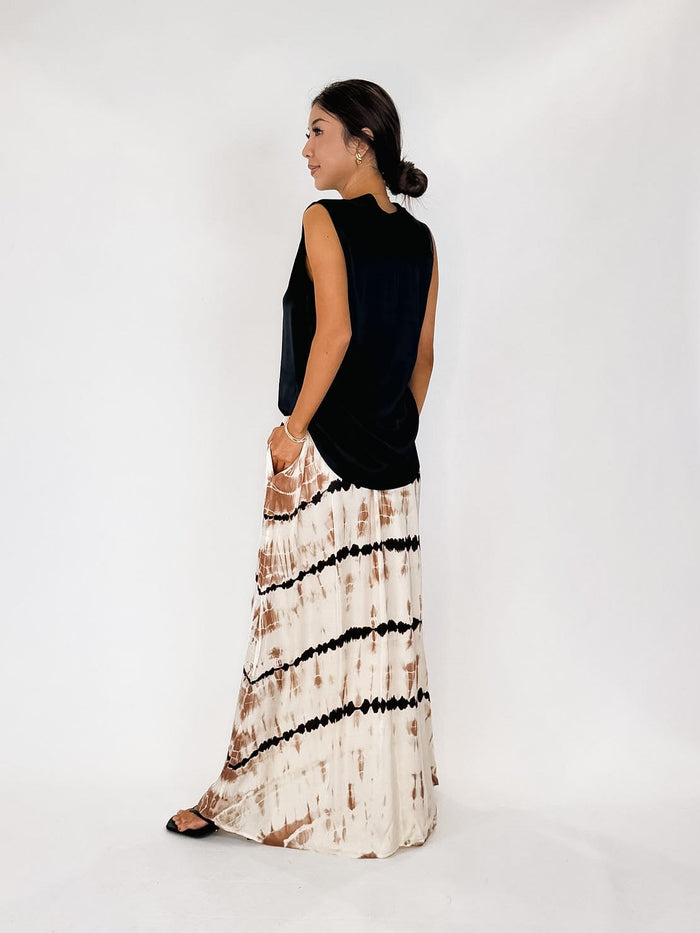 L'Agence Phoebe Sleeveless Band Collar Blouse
