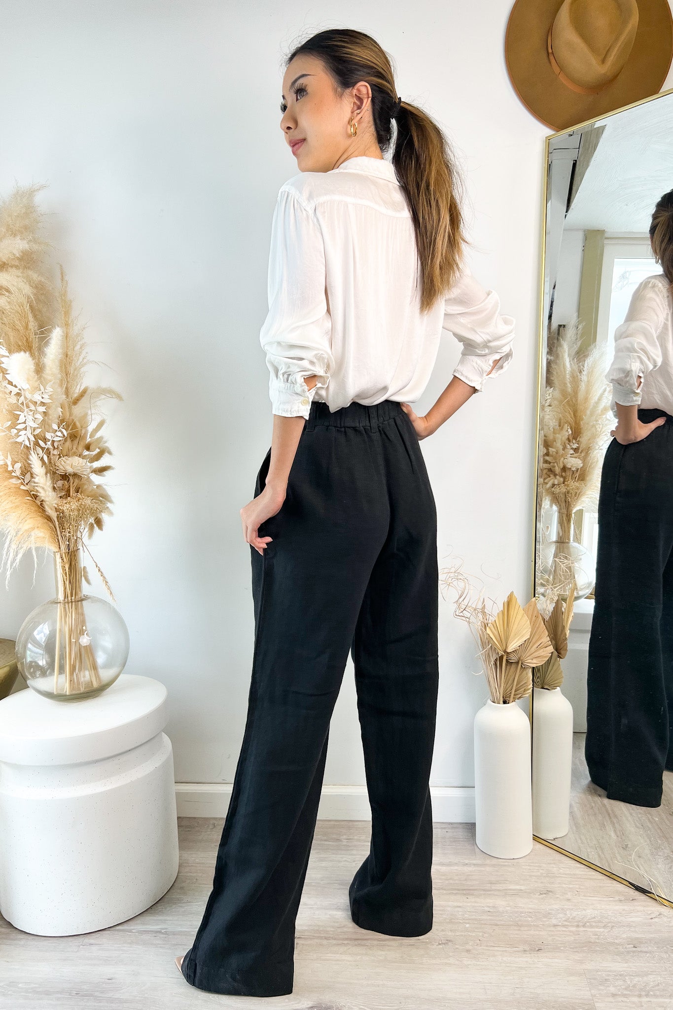 L654 Women Gradient Pleated Wide Leg Loose Trousers 2023 Fashion Vintage  Skirt Style Pants - China Skirt Style Pants and Vintage Skirt Style Pants  price | Made-in-China.com