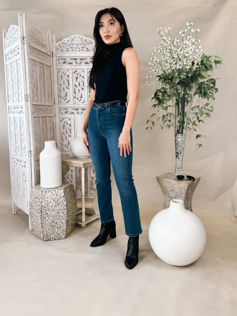 Frame Le Sleek Straight Jean