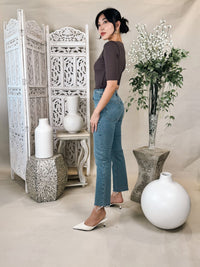 Vir Vita Agnes Three Quarter Sleeve V Neck