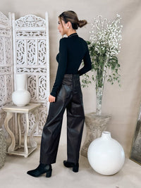 Pistola Eli High Rise Arched Leg